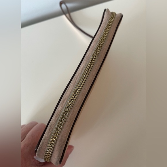 KATE SPADE NEW YORK Rose Gold Metallic Sparkly Zippy Wallet - Picture 8 of 11